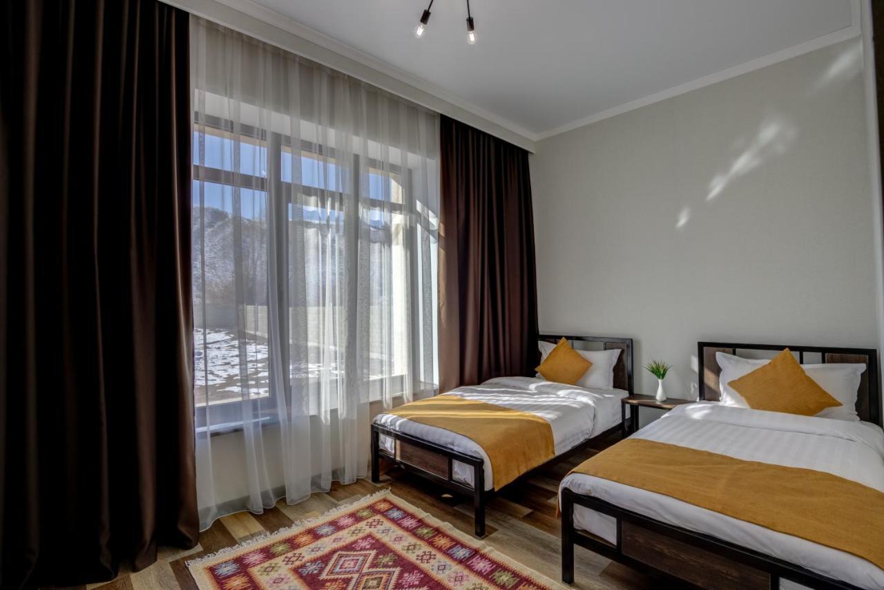 My Hotel Каракол Екстериор снимка
