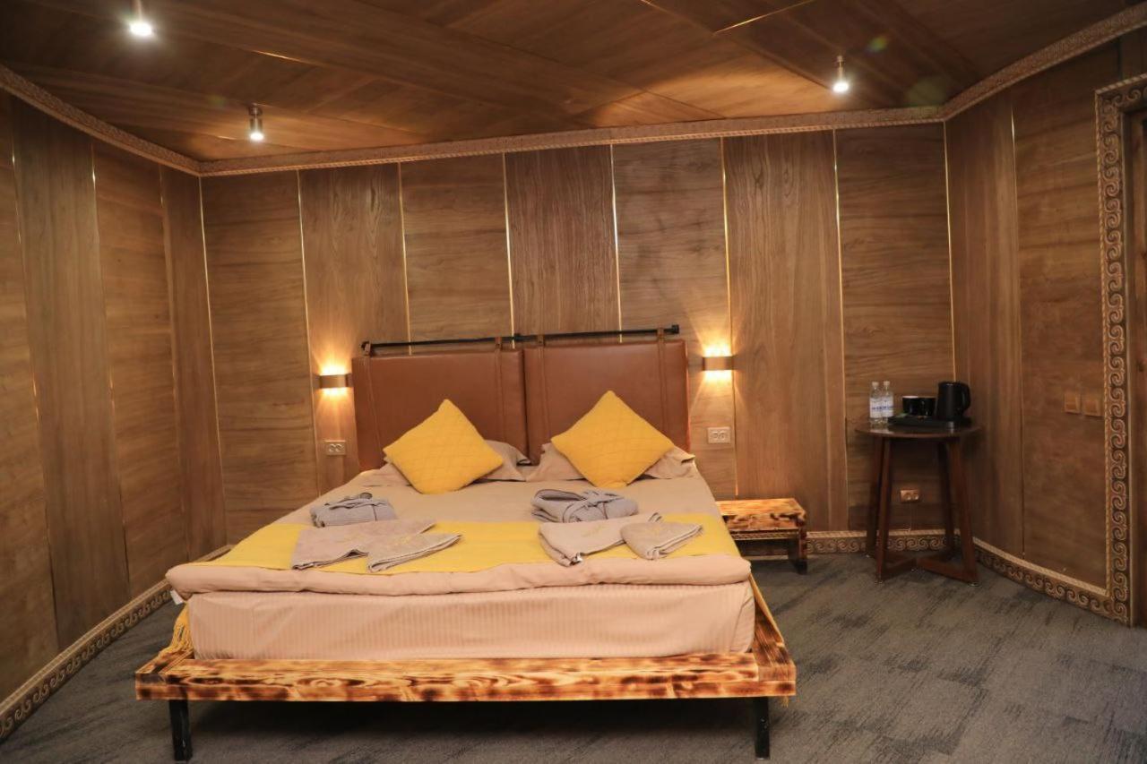 My Hotel Каракол Екстериор снимка