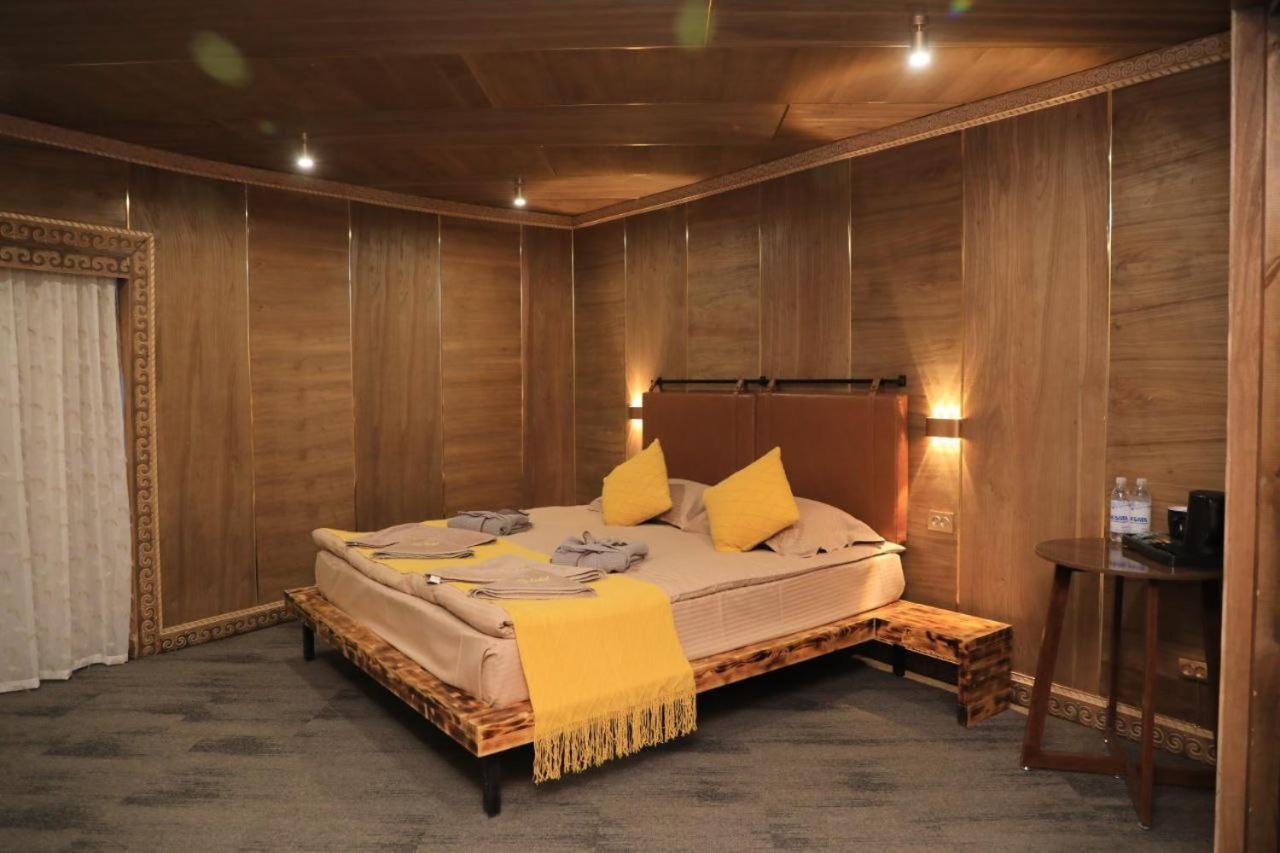 My Hotel Каракол Екстериор снимка