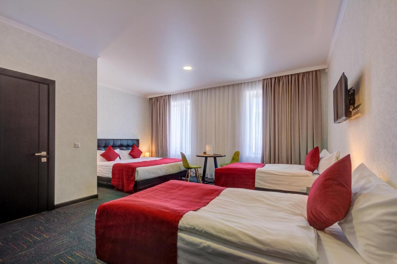 My Hotel Каракол Екстериор снимка